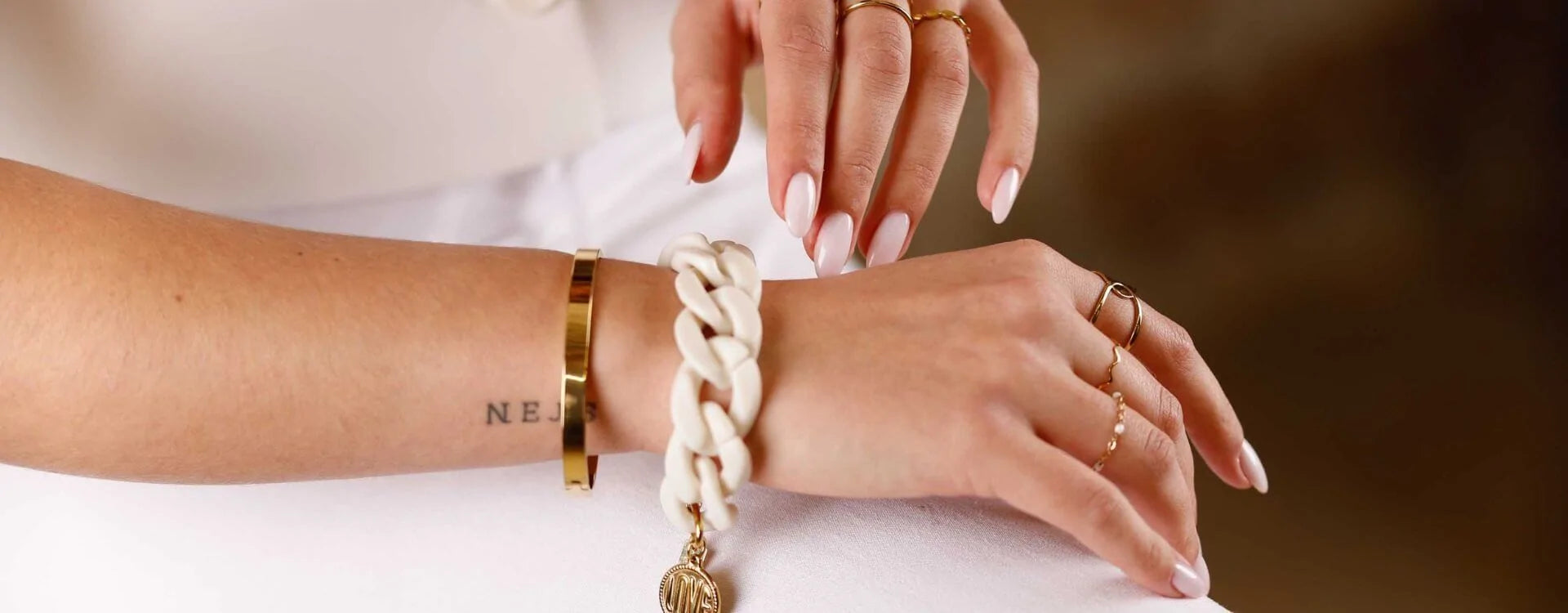 Comment les influenceurs et les célébrités portent leurs bijoux cette année ?