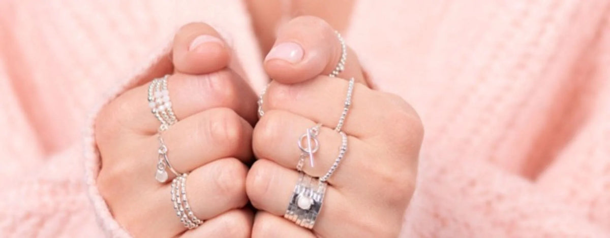 Bijoux en pierre de lune : styles et tendances de la saison