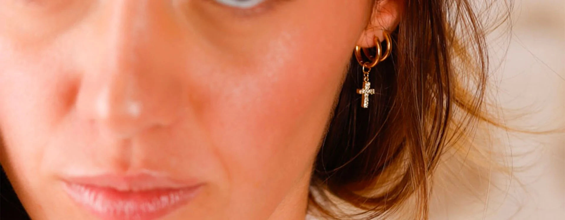 Comment choisir et harmoniser vos bijoux femme pour un look professionnel parfait