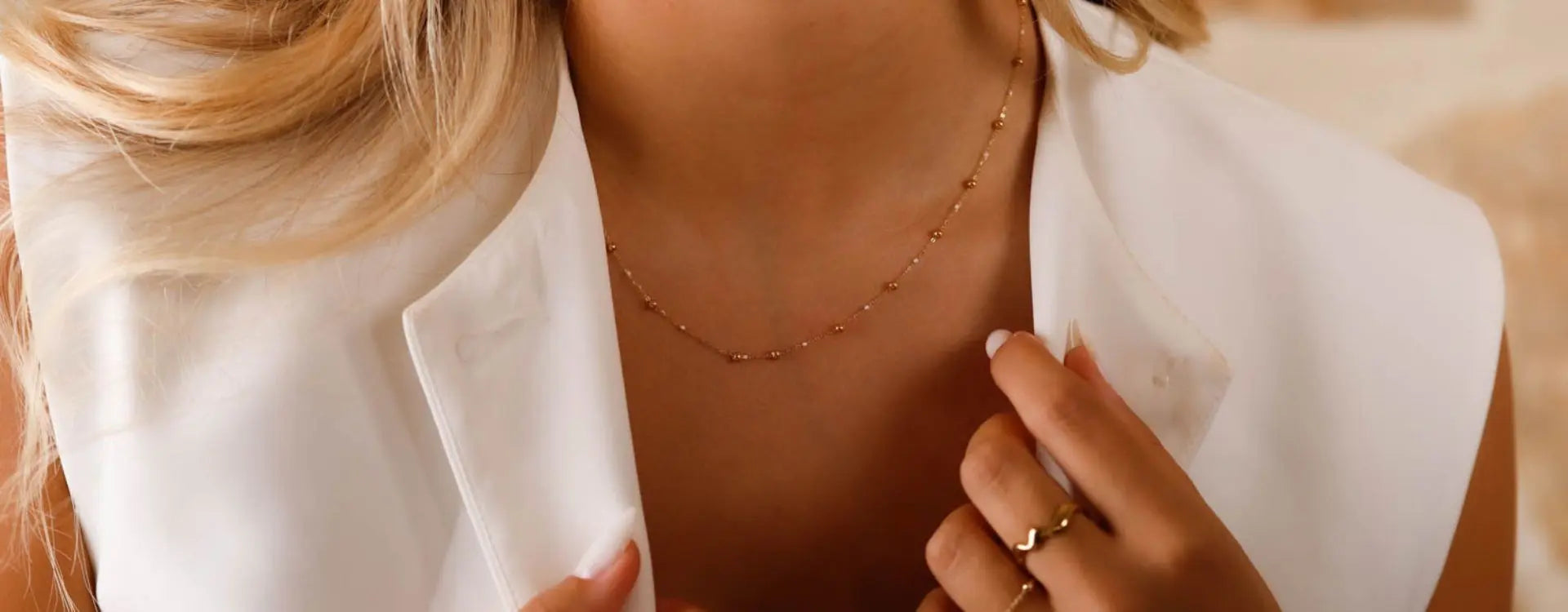 Collier en acier inoxydable : courts, longs ou superposés ?