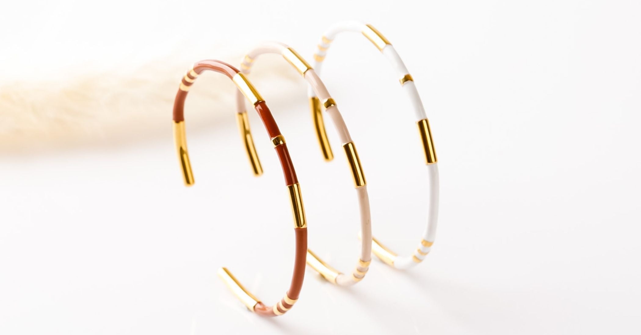 Bracelet en acier inoxydable : le bijou incontournable entre style et durabilité
