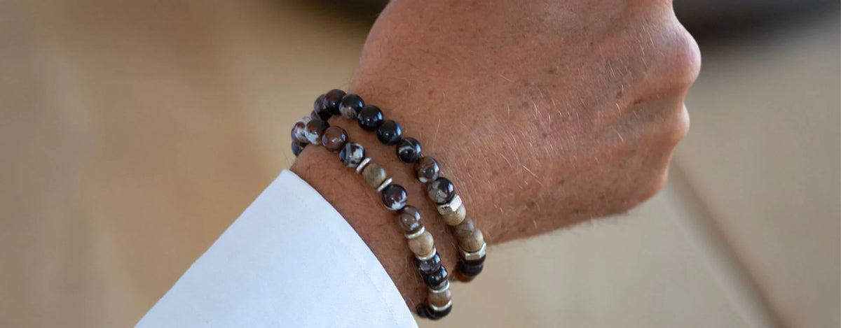 Les matériaux et pierres populaires pour les bracelets en perles pour homme en 2024