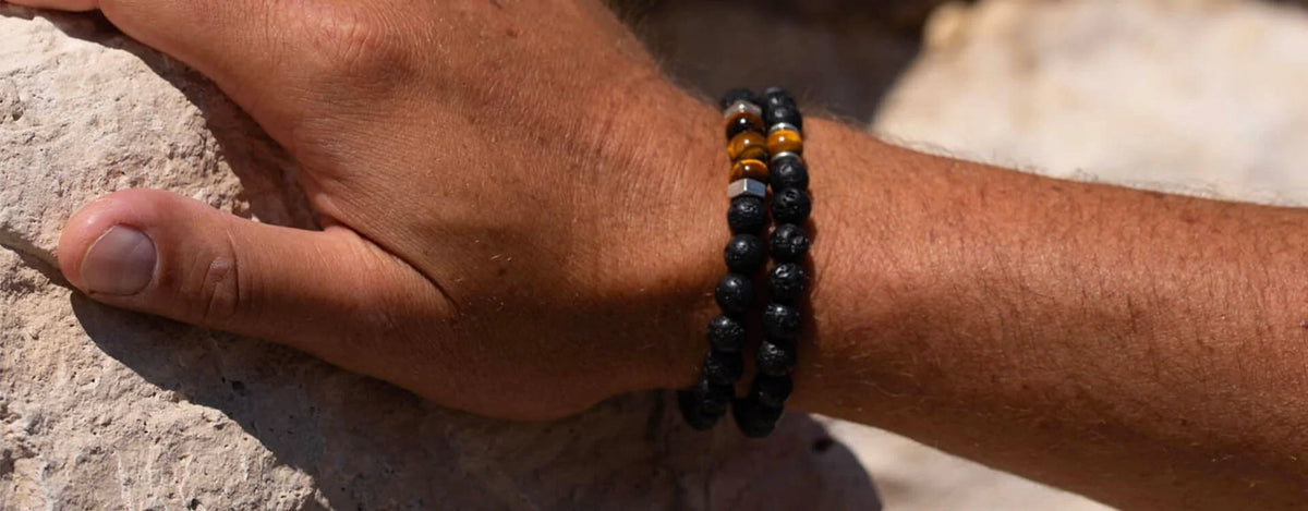 Bracelets perles homme : Élégance minimaliste et raffinement subtil