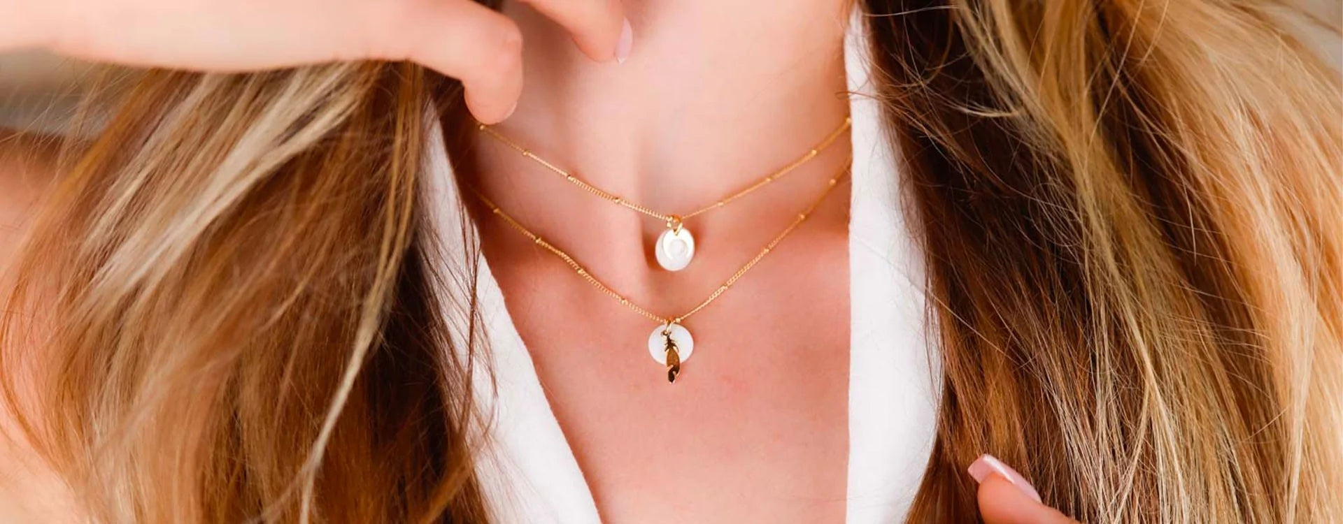 L'univers magique des colliers plaqués or pour femme