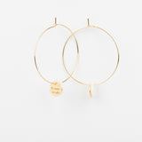 Boucles d'oreilles - Créoles - Nacre & Breloque - Plaqué or -CHLOÉ