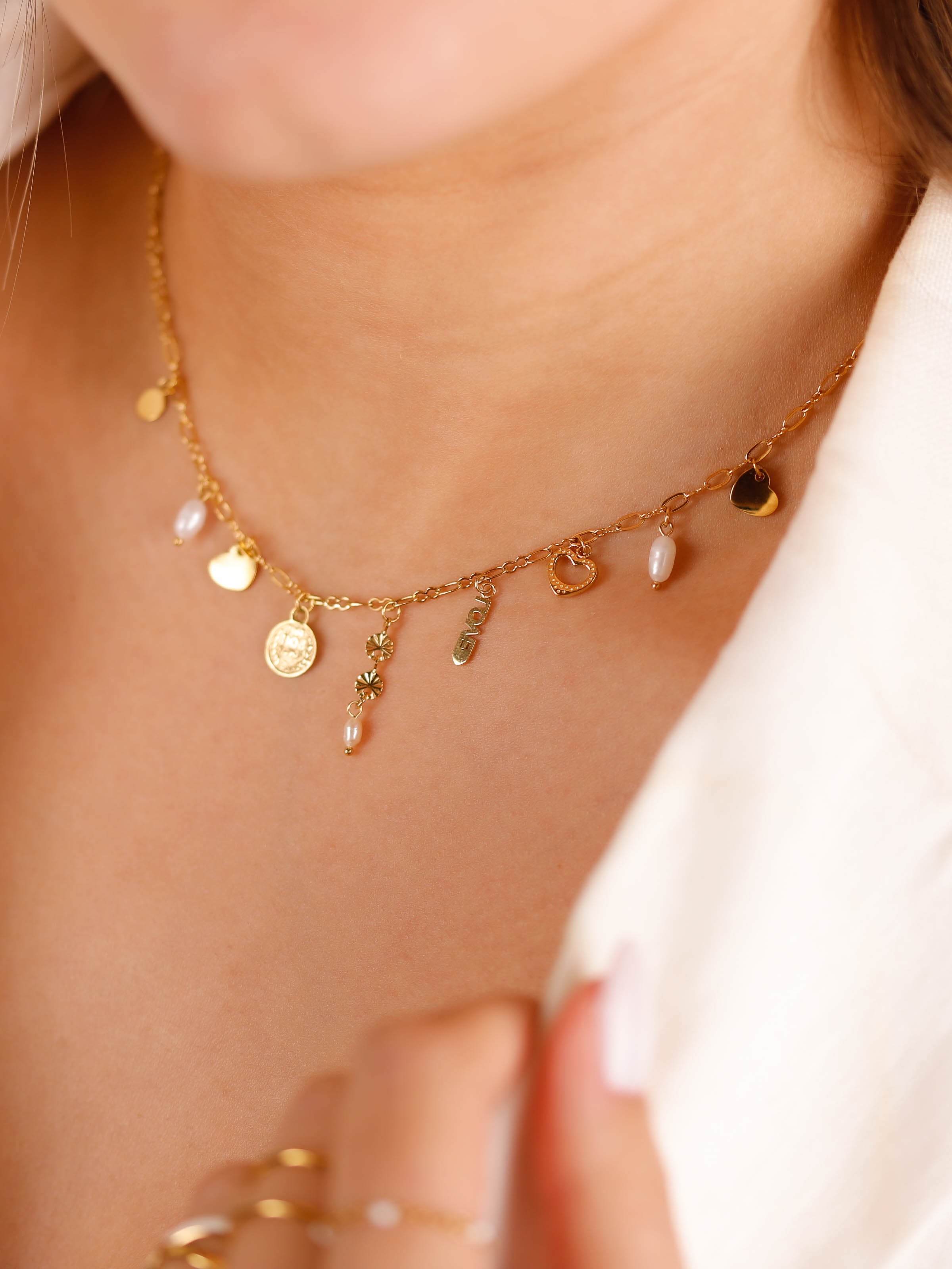 collier en acier inoxydable avec charm's pour femme 