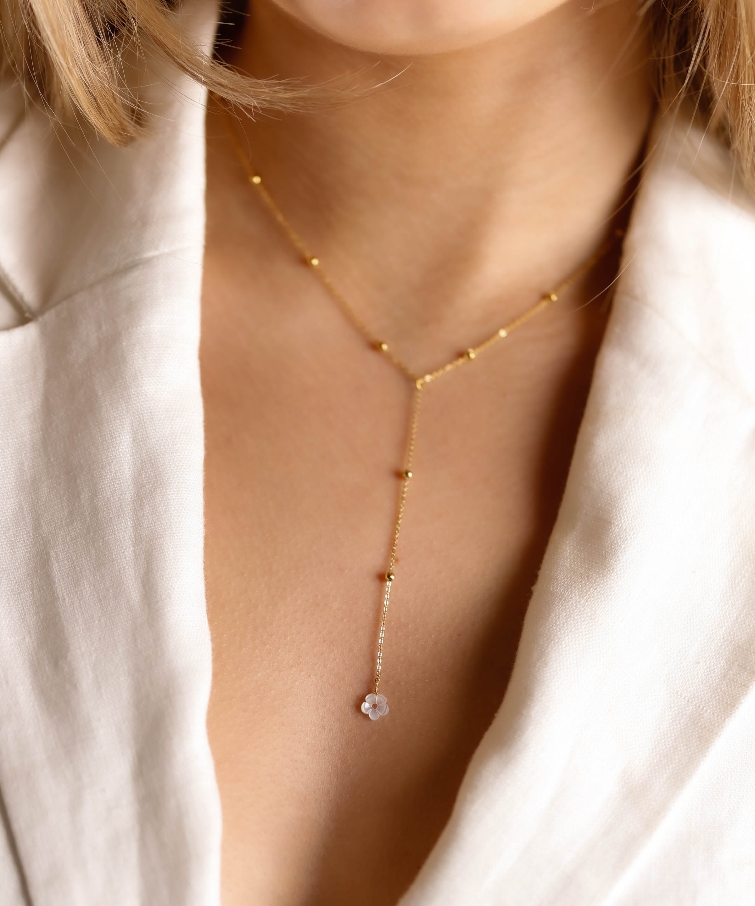 collier sautoir en acier inoxydable et nacre pour femme 