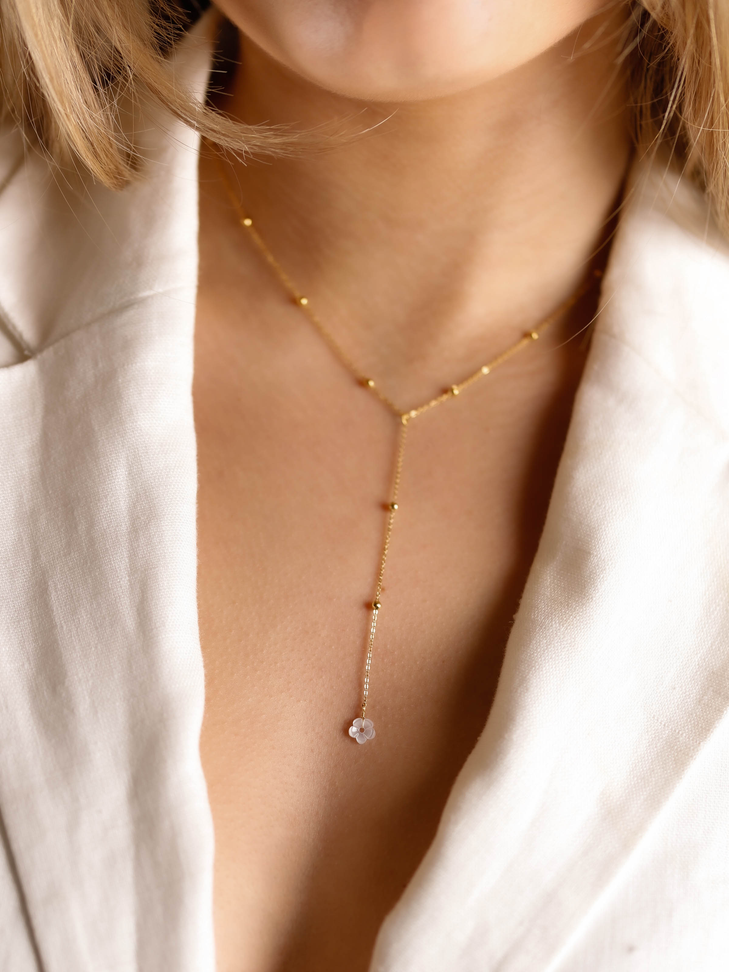 collier sautoir en acier inoxydable et nacre pour femme 