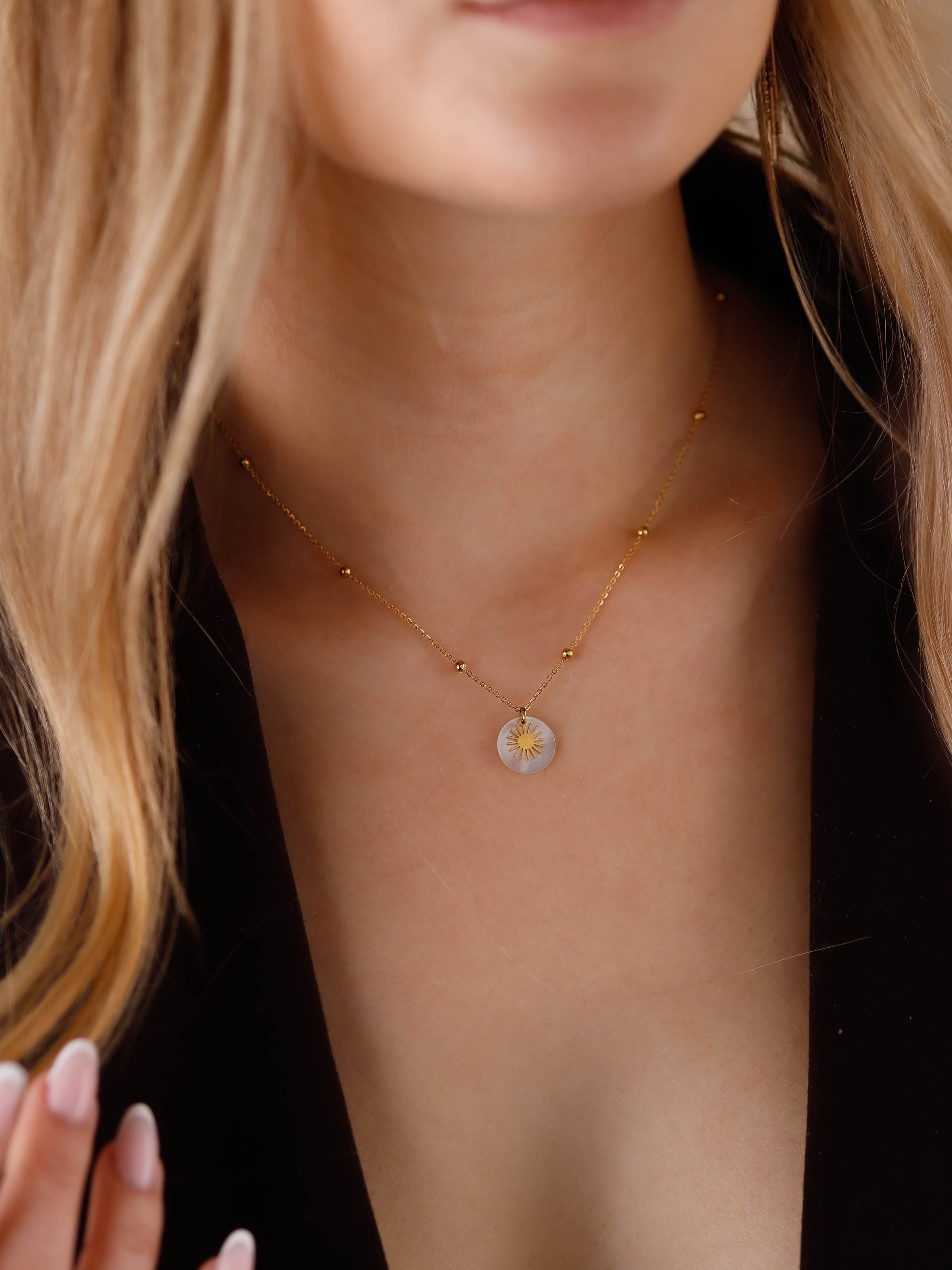 collier en acier inoxydable et nacre pour femme 