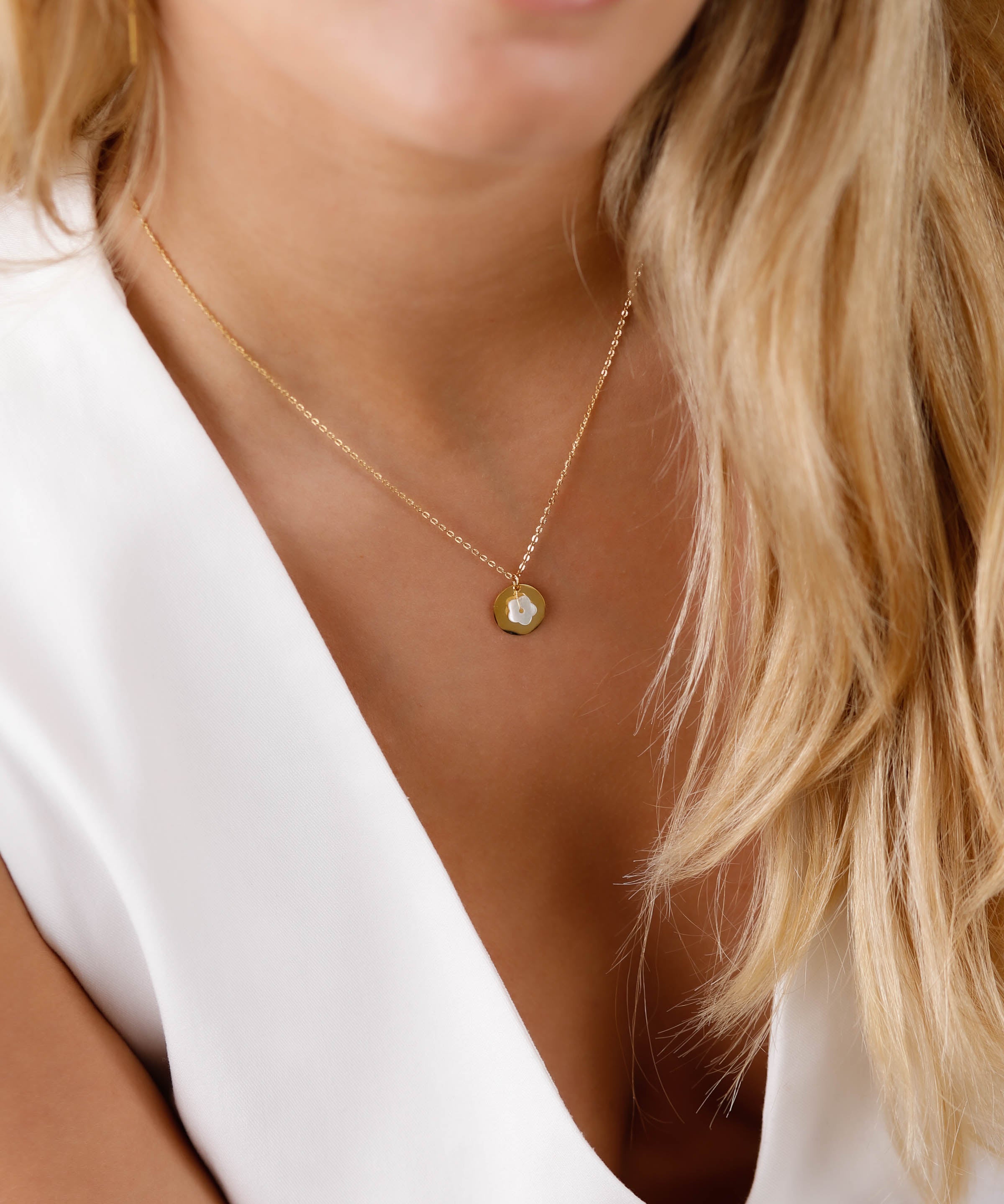 collier en acier inoxydable et nacre pour femme 