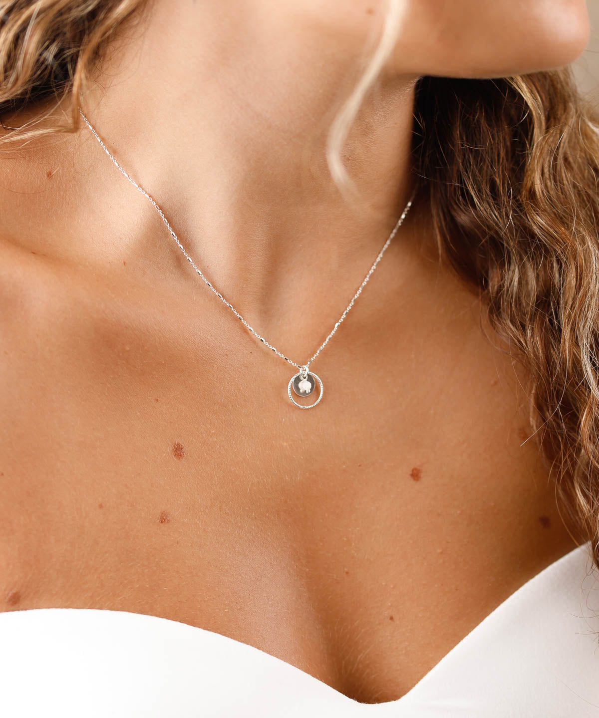 collier en argent pour femme et pierre de lune 