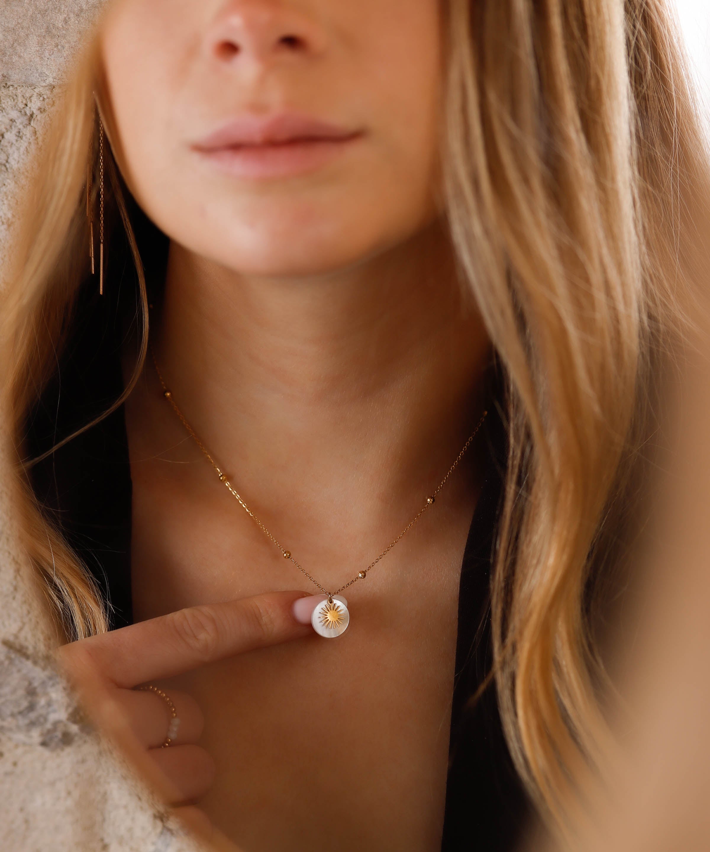 collier en acier inoxydable et nacre pour femme 