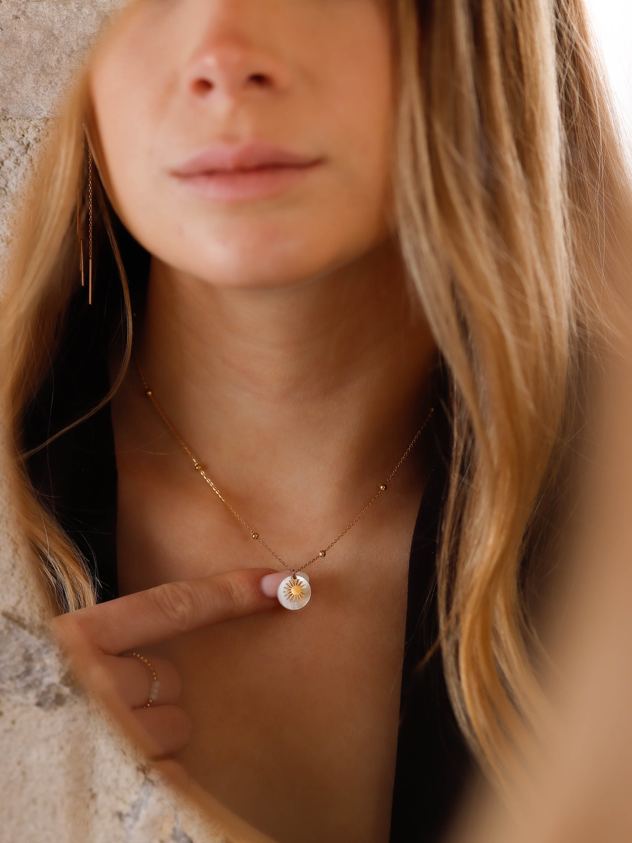 collier en acier inoxydable et nacre pour femme 