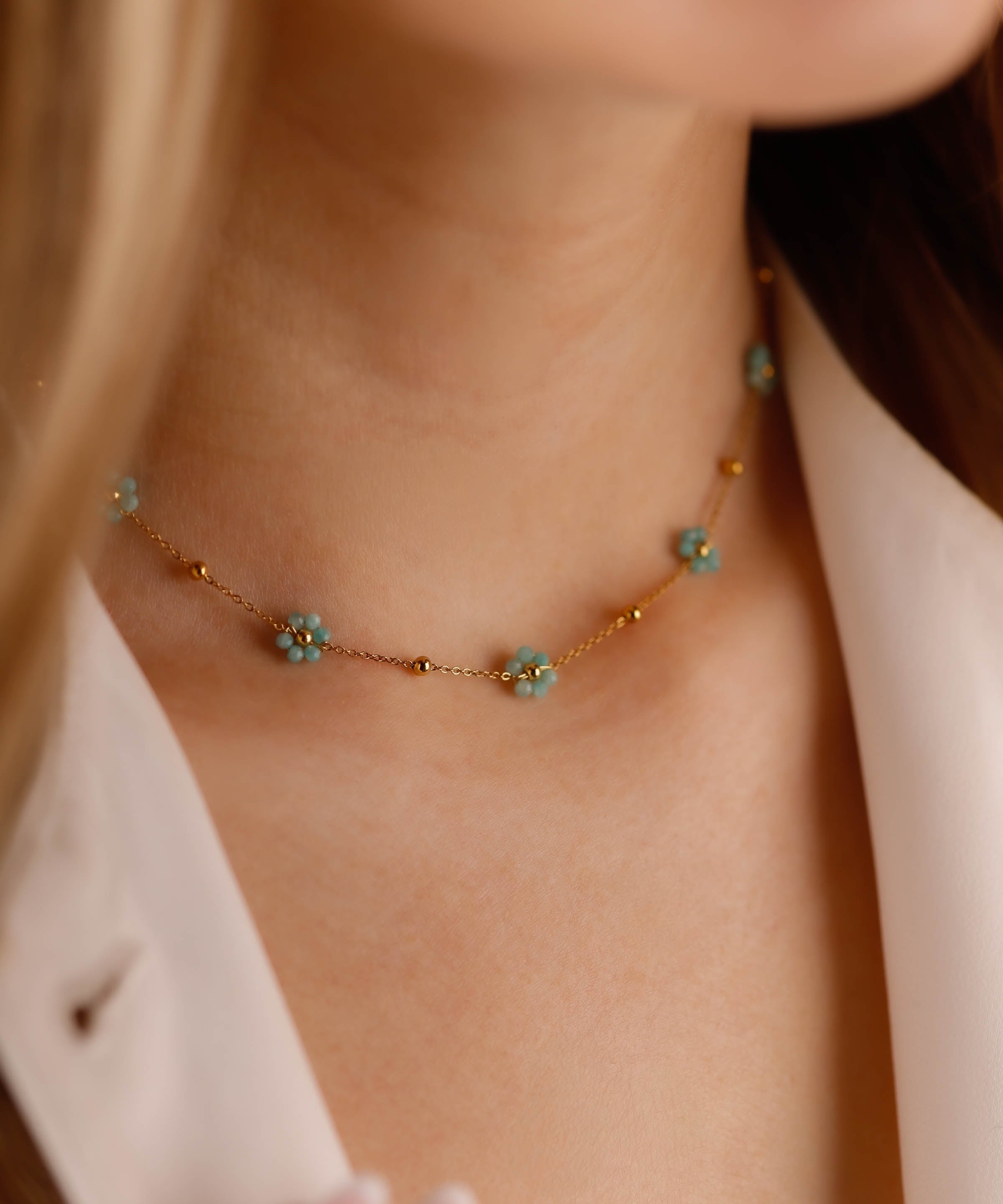 collier en acier inoxydable avec fleur pour femme 