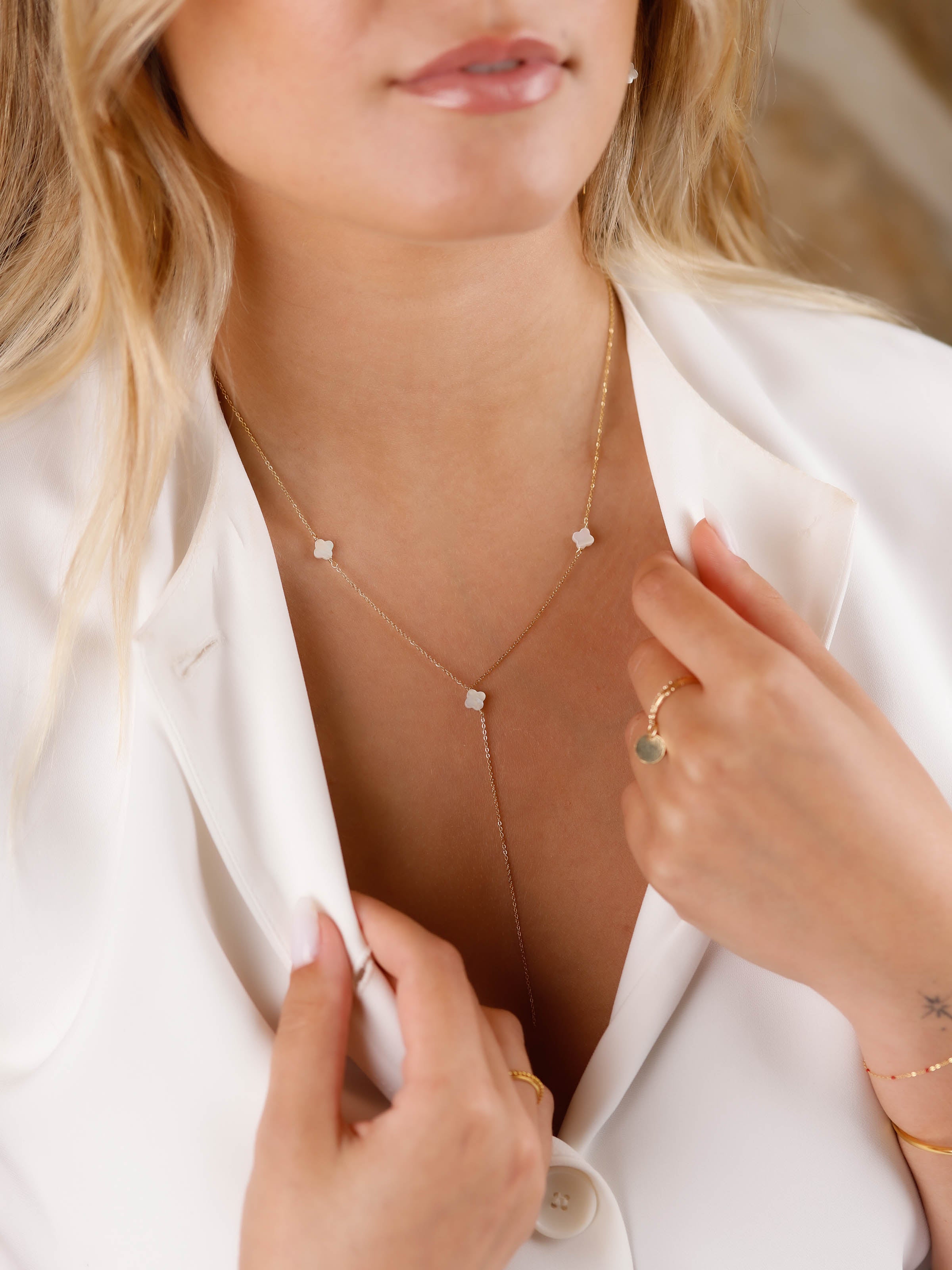 collier en acier. inoxydable et nacre pour femme