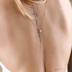 collier sautoir de dos en acier inoxydable et nacre pour femme 